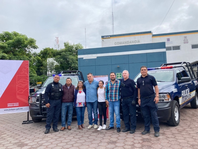 Refrenda alcalde de Jiutepec compromiso con la seguridad, entrega patrullas