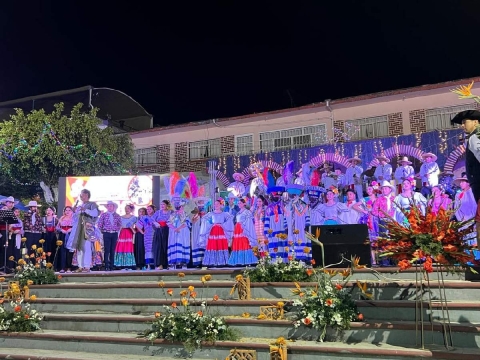 Con música y tradición, celebra Tetela del Volcán su aniversario 88