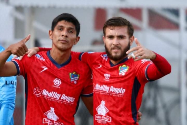 El mediocampista Francisco Hurtado (derecha) buscará este día el pase a la gran final con los Freseros del Irapuato, enfrente tienen como rival a Inter Playa del Carmen.