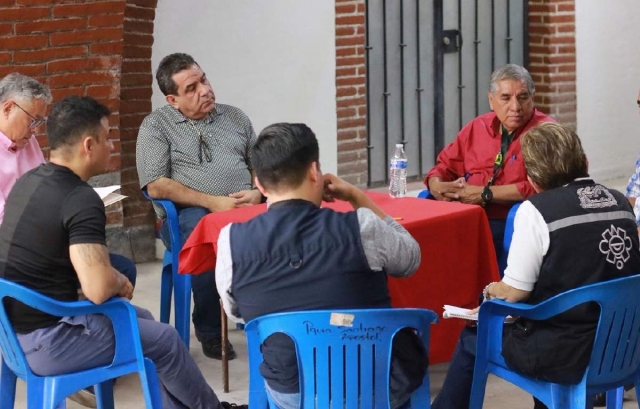 En la reunión se acordó la rehabilitación de la planta alta del edificio, que está ubicado en la parte posterior de la iglesia de Santiago Apóstol.