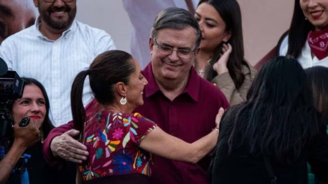 Ebrard asiste a cierre de precampaña de Claudia Sheinbaum