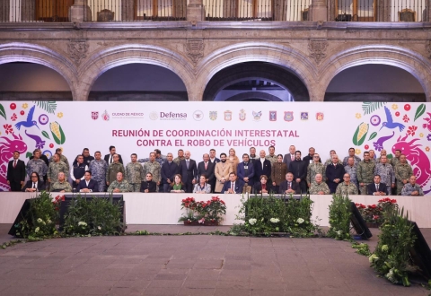 Participa Margarita Gonz&aacute;lez Saravia en reuni&oacute;n de seguridad con gobernadoras y gobernadores del centro del pa&iacute;s