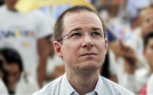 Ricardo Anaya llama a la oposición a unirse contra AMLO en 2024: &quot;Al carajo, pero con la idea de los abrazos&quot;