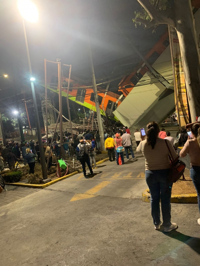 Se desploma estructura en Línea 12 del Metro CDMX y cae tren