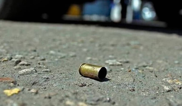 Un adolescente resultó herido por una bala perdida