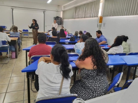 Las cocineras de la cooperativa mantienen la capacitación.