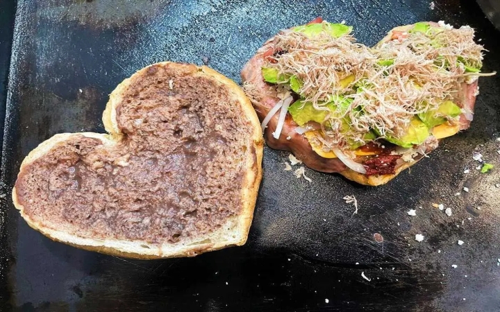 Para hambrientos de amor... crean torta con forma de corazón en Tamaulipas