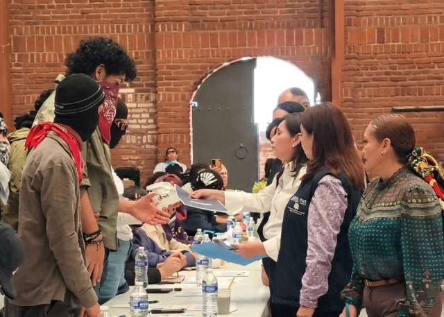 La UAEM, reh&eacute;n de &ldquo;encapuchados&rdquo; 