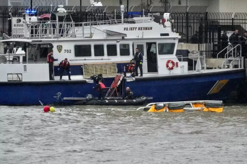 Seis muertos tras caída de helicóptero en el río Hudson de Nueva York