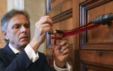 Así sellaron el apartamento del Papa Francisco tras su fallecimiento