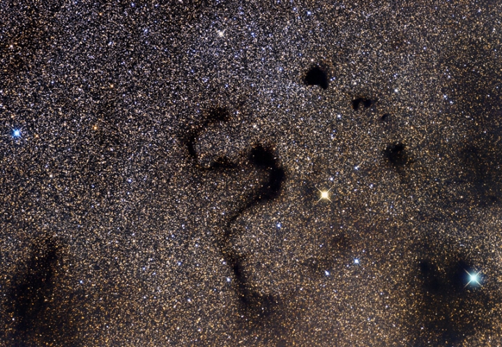Nebulosas oscuras: Imagen de múltiples longitudes de onda de Barnard 68
