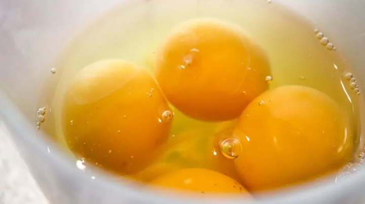 ¿Cómo conservar las yemas de huevo en el refrigerador?