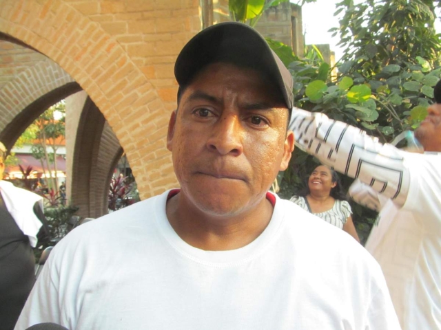 De entre las muchas necesidades que tiene la comunidad, el ayudante dijo que la presa es prioritaria.