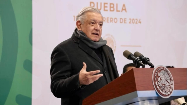 AMLO critica marcha por la democracia: &#039;Fue en apoyo a oligarquía corrupta&#039;