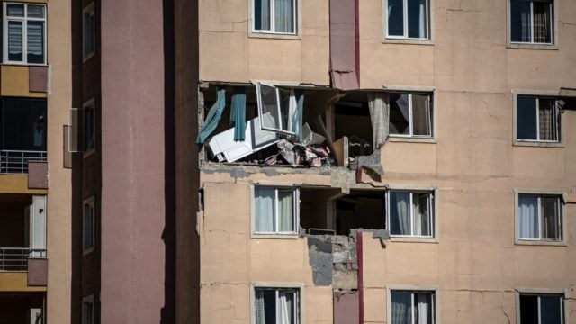 Turquía iniciará en marzo la reconstrucción de 84,000 edificios destrozados