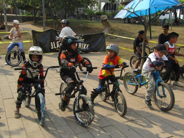 El campeonato Serial BMX Street arrancó con la categoría infantil (2 rondas), en el parque Skate Venus.