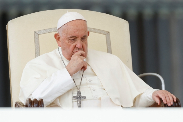 Papa Francisco pide la prohibición de los vientres de alquiler