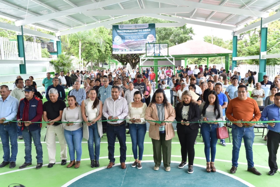 Entrega Santos Tavarez techumbre en Tetecalita