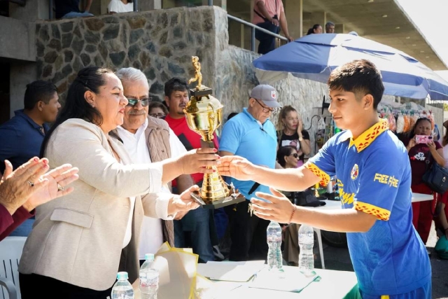 Reconoce Jazm&iacute;n Solano el talento de la juventud en Temixco