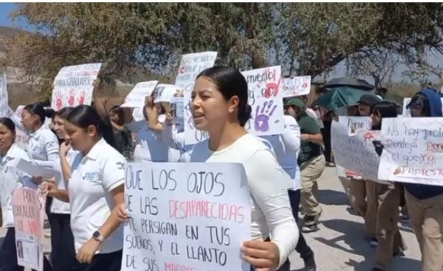 Ahora los estudiantes de la EES Jicarero tambi&eacute;n solicitan mayores medidas de seguridad para esa escuela.