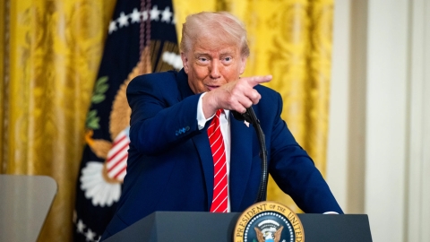 Trump sugiere reducir al 80% aranceles a China previo a reunión bilateral