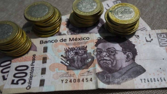 Peso arranca 2022 con retroceso.