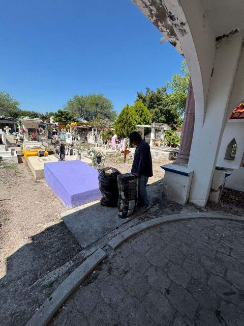  En unos días, los cementerios serán visitados por miles de personas.