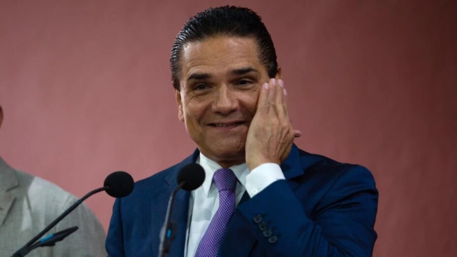 Suspenden provisionalmente orden de captura contra Silvano Aureoles