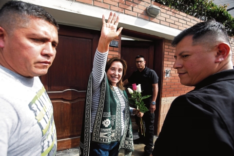Perú: expresidenta Dina Boluarte desea éxito a su sucesor José Jerí
