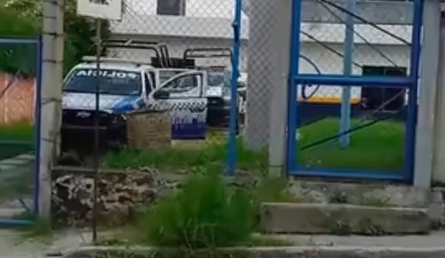 Un policía de guardia se llevó un enorme susto