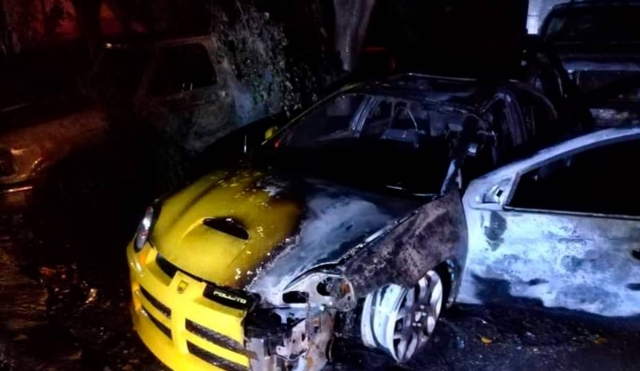 Destruye incendio cuatro vehículos en Tetelcingo