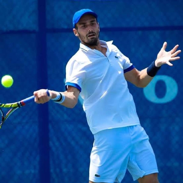 Antoine Escoffier, número 193 del ranking del ATP, eliminó al asiático Bu Yunchaokete al imponerse 4-6, 7-5 y 6-3.