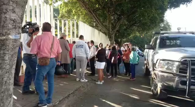 Protesta en CFE, la mañana del martes