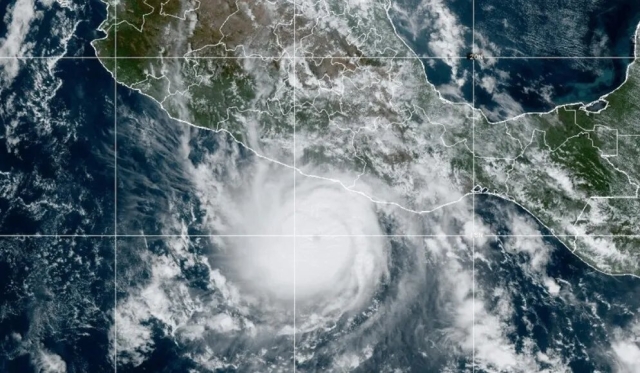 &#039;Otis&#039; se intensificó a huracán categoría 3; se dirige a playas de Acapulco