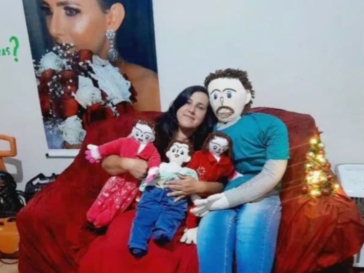 Polémica online: Esposa de muñeco de trapo alega estrés financiero por parte de su marido