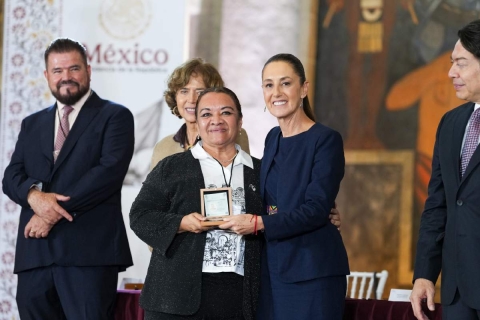 Anuncia Claudia Sheinbaum aumento del 9% al salario de maestros