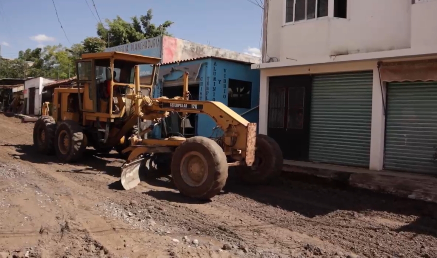 Mejoran calidad de vida en Lomas de Tzompantle con rehabilitación integral de calle Vieja