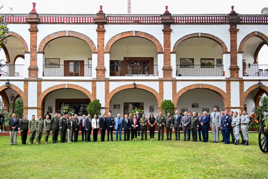 Destaca Margarita González Saravia labor que ejercen integrantes del Ejército Mexicano al servicio de la patria