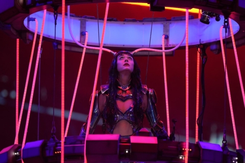 Katy Perry sufre presunta descarga eléctrica durante concierto de su gira &#039;The Lifetimes Tour&#039;