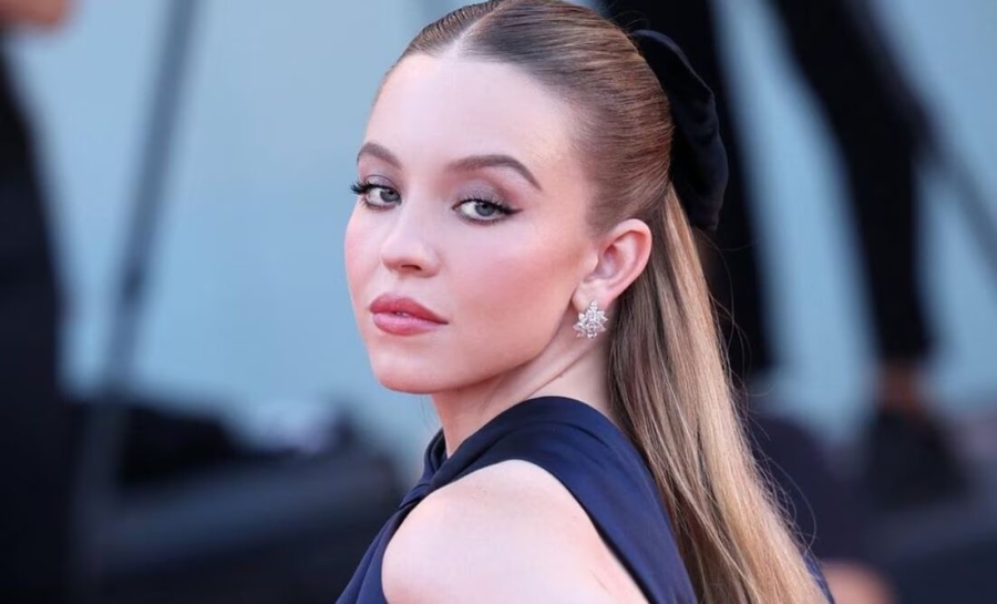 ¡Llegó a México!: Sydney Sweeney deslumbra en conferencia de prensa de 'Inmaculada'