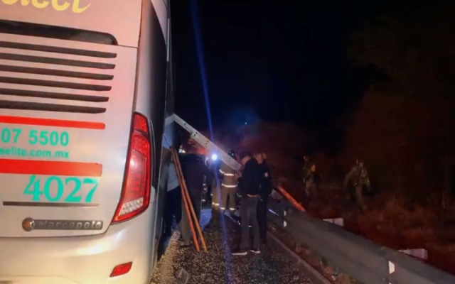 Accidente en Nayarit deja tres muertos y 14 heridos