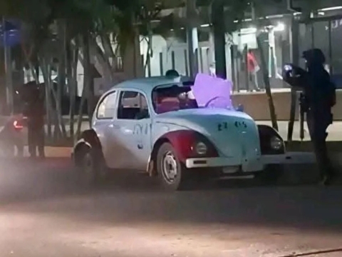 Hallan cinco cuerpos desmembrados dentro de taxi en Acapulco