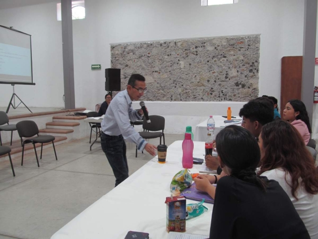 Este fin de semana concluyó en Jojutla el taller dirigido a jóvenes, para que se preparen para participar en el próximo parlamento juvenil y conozcan la técnica legislativa que se debe aplicar, para exigir a los diputados leyes prácticas. 