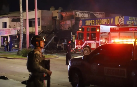 Explosi&oacute;n en taquer&iacute;a de Mazatl&aacute;n deja tres muertos y varios heridos