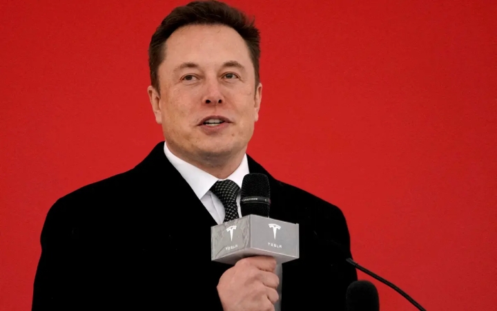 Tesla necesita recortar 10% de la plantilla y pausar contrataciones: Musk