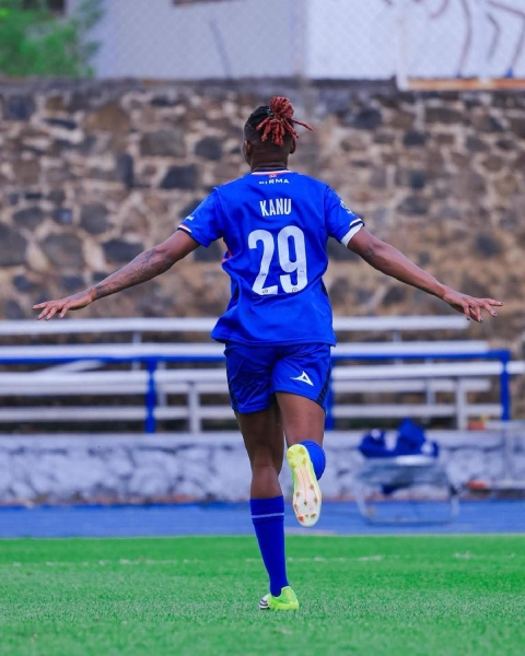 En su tercera oportunidad frente al arco, Uchenna Kanu concret&oacute; el &uacute;nico gol para La M&aacute;quina.