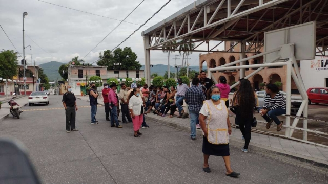  Los inconformes aseguran que dicha medida en su contra tiene que ver con asuntos políticos.