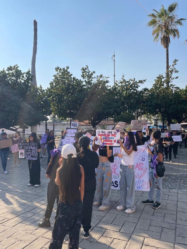 Mujeres marchan en Puente de Ixtla para exigir justicia y seguridad