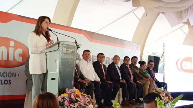 Acude gobernadora Margarita Gonz&aacute;lez Saravia como testigo de honor a toma de protesta de mesa directiva de CMIC Morelos