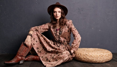 Verano 2025: estilo boho, naturaleza y desconexión digital marcan la tendencia